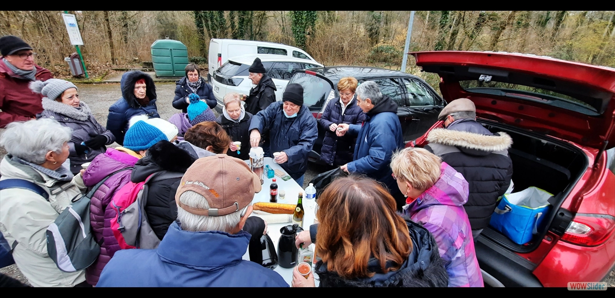 Boissons chaudes et froides, gâteaux