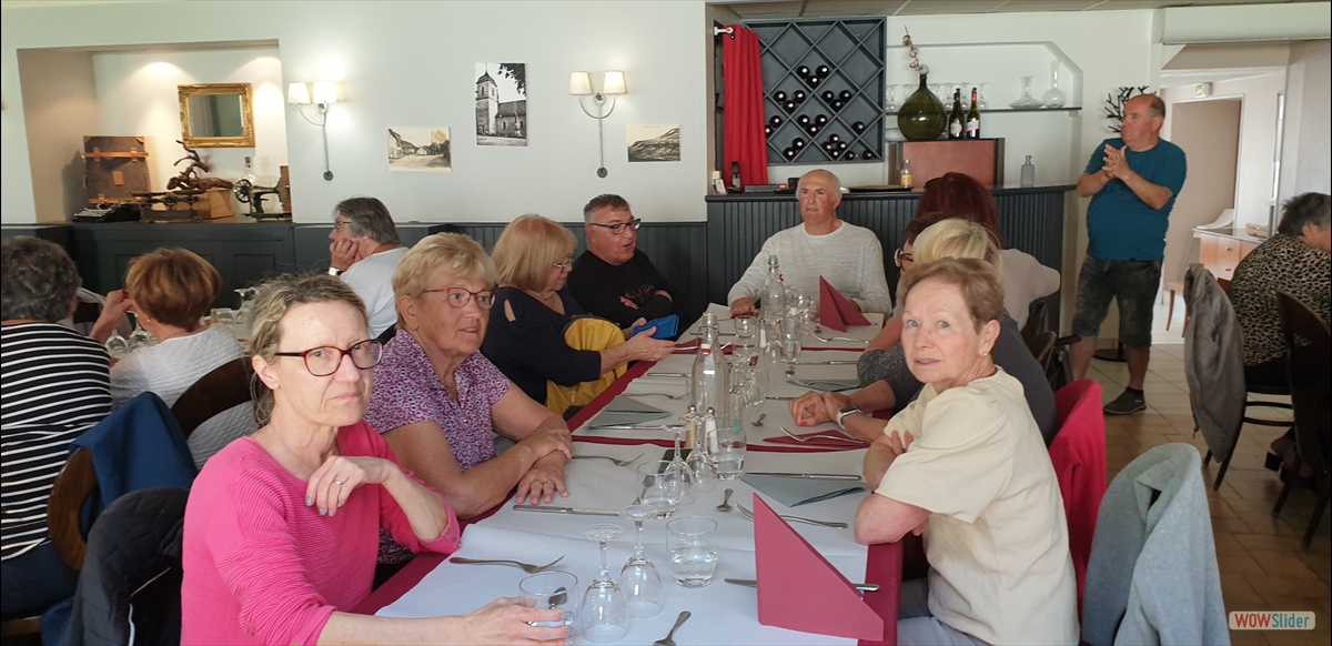 Repas au restaurant ROLLAND